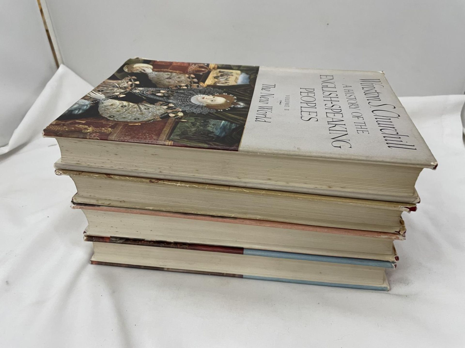 FOUR FIRST EDITION WINSTON S CHURCHILL VOLUMES 1-IV A HISTORY OF THE ENGLISH SPEAKING PEOPLES - Bild 8 aus 8