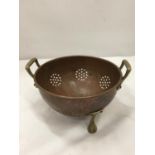 A BRASS AND COPPER COLLANDER DIAMETER 16CM