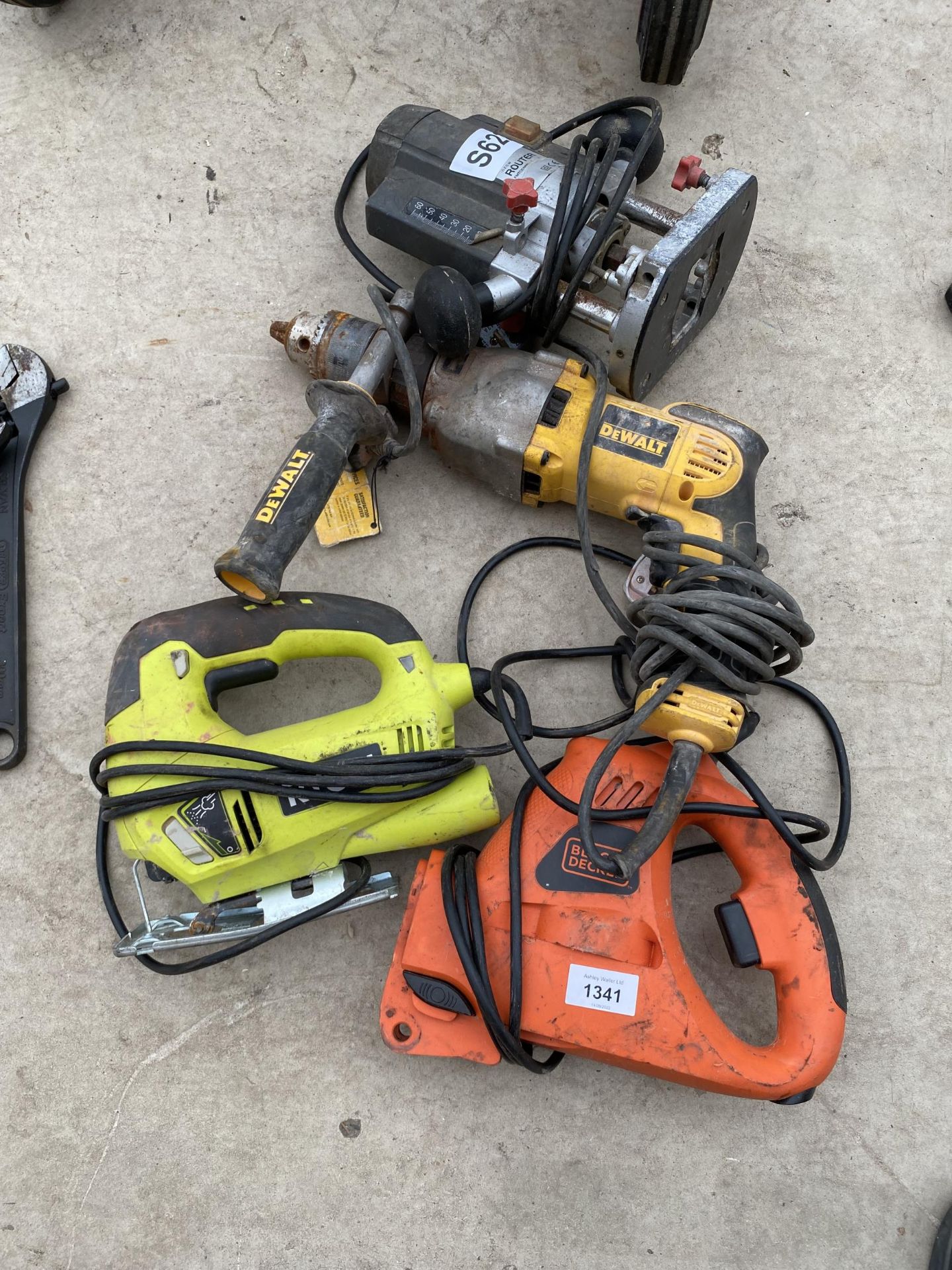 FOUR POWER TOOLS TO INCLUDE A DEWALT DRILL AND A RYOBI JIGSAW ETC