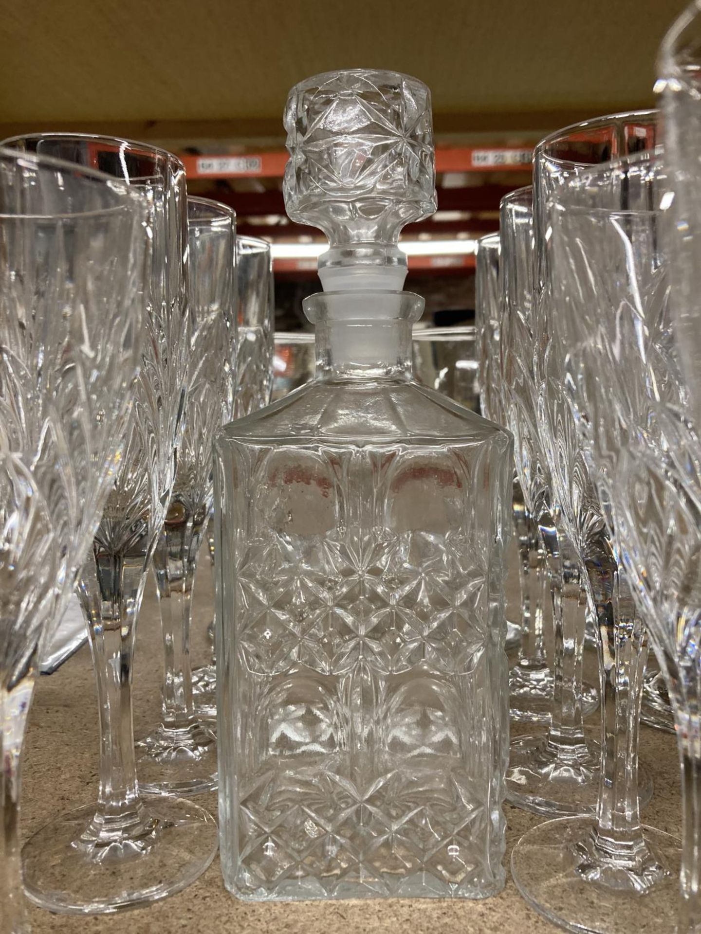 A QUANTITY OF GLASSES TO INCLUDE A DECANTER, CHAMPAGNE FLUTES, WINE GLASSES, ETC - Image 2 of 3