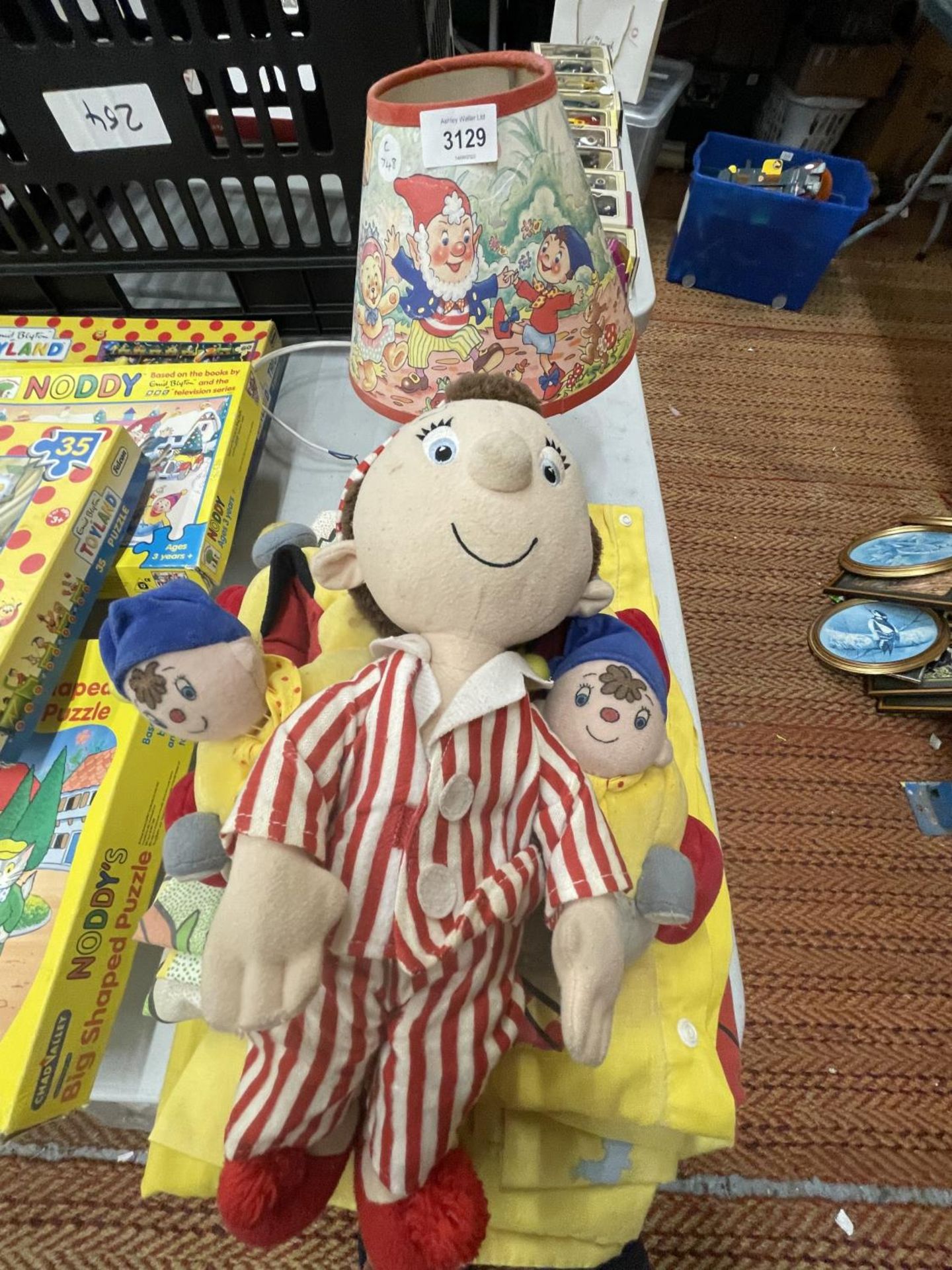 VARIOUS NODDY BEDDING AND CURTAINS, A LAMP , NODDY FIGURE IN PYJAMAS AND A PAIR OF SLIPPERS