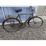 A VINTAGE GENTS RALEIGH ESQUIRE BIKE
