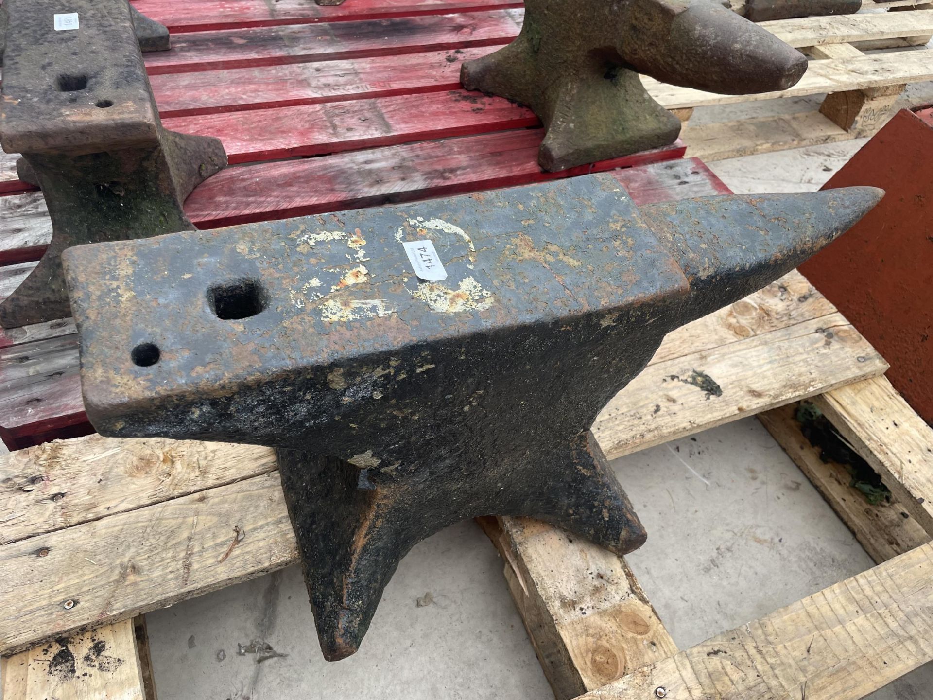 A VINTAGE BLACKSMITHS ANVIL LENGTH 68CM - Image 3 of 3