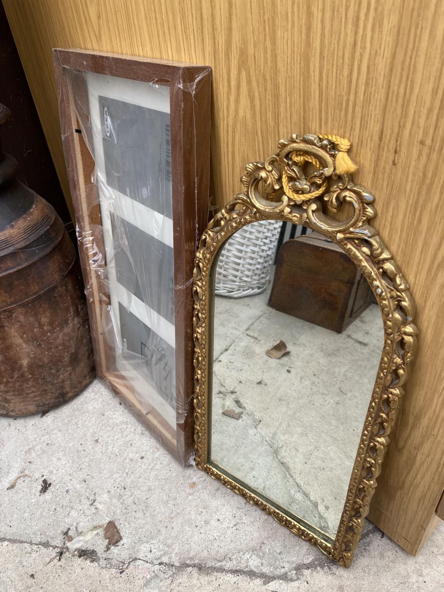 A TREEN VASE, A GILT FRAMED MIRROR AND A PICTURE FRAME - Image 2 of 4