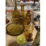 A COLLECTION OF AMBER COLOURED GLASS TO INCLUDE JUGS, VASES, BOWLS, ETC