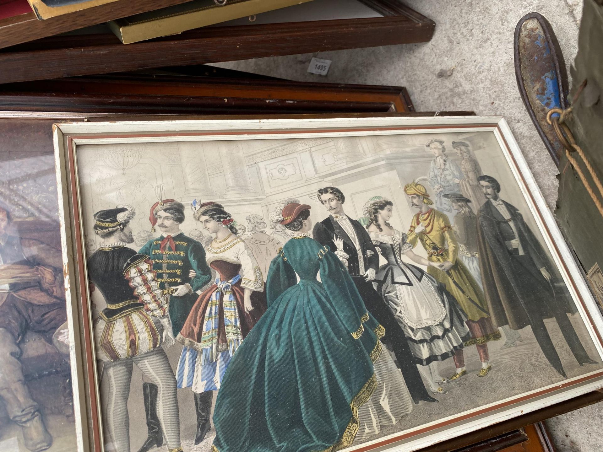AN ASSORTMENT OF VINTAGE FRAMED PRINTS AND PICTURES - Image 10 of 12