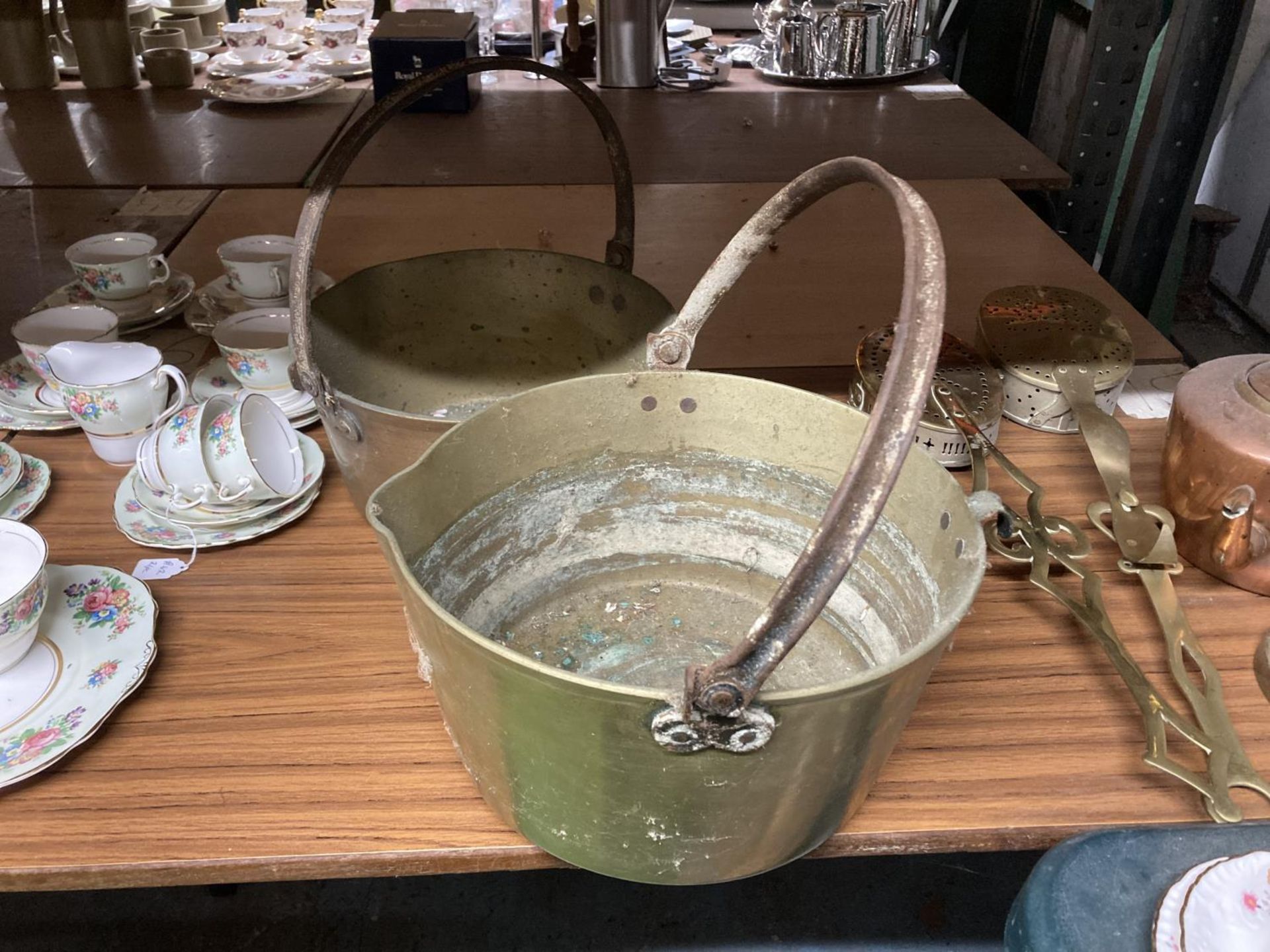 TWO VINTAGE HEAVY BRASS JAM PANS DIAMETER 30CM AND 29CM