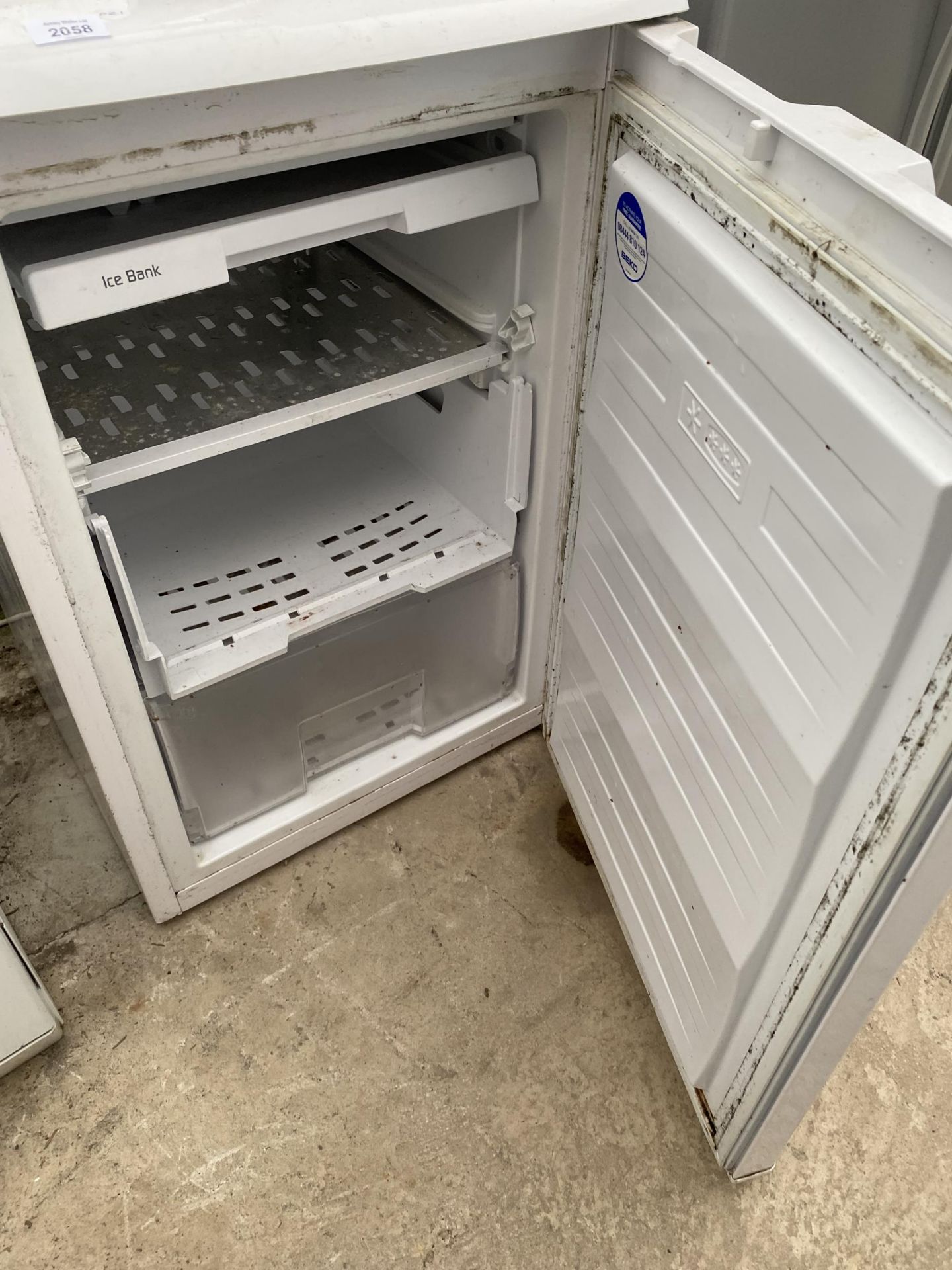 A WHITE BEKO UNDER COUNTER FRIDGE - Image 2 of 2