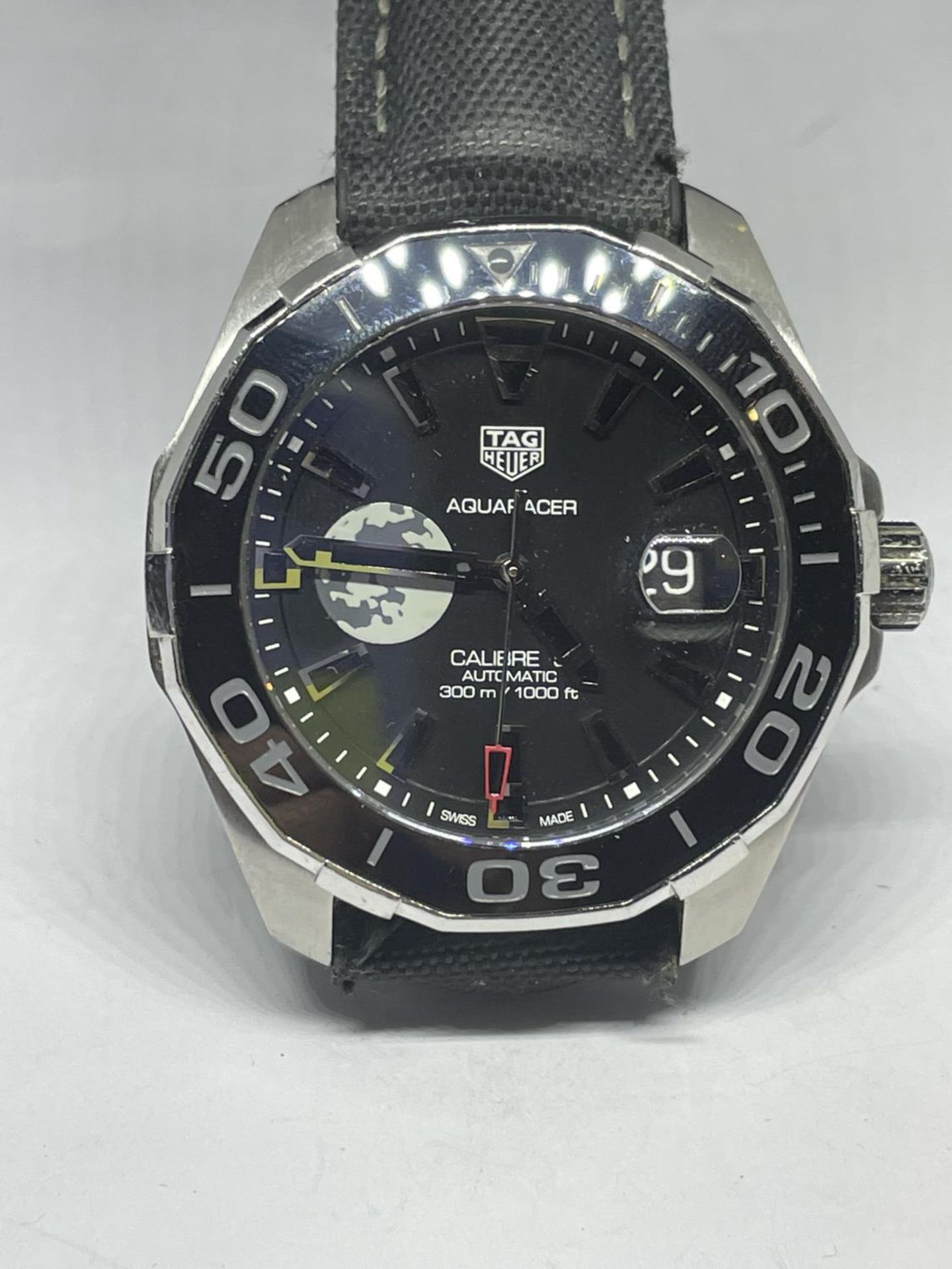 A TAG HEUER AQUARACER CALIBRE 5 AUTOMATIC WRIST WATCH SEEN WORKING BUT NO WARRANTY - Image 2 of 8