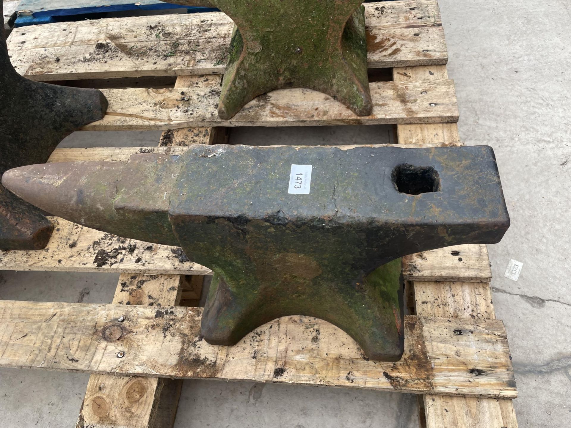 A VINTAGE BLACKSMITHS ANVIL LENGTH 53CM - Image 3 of 3