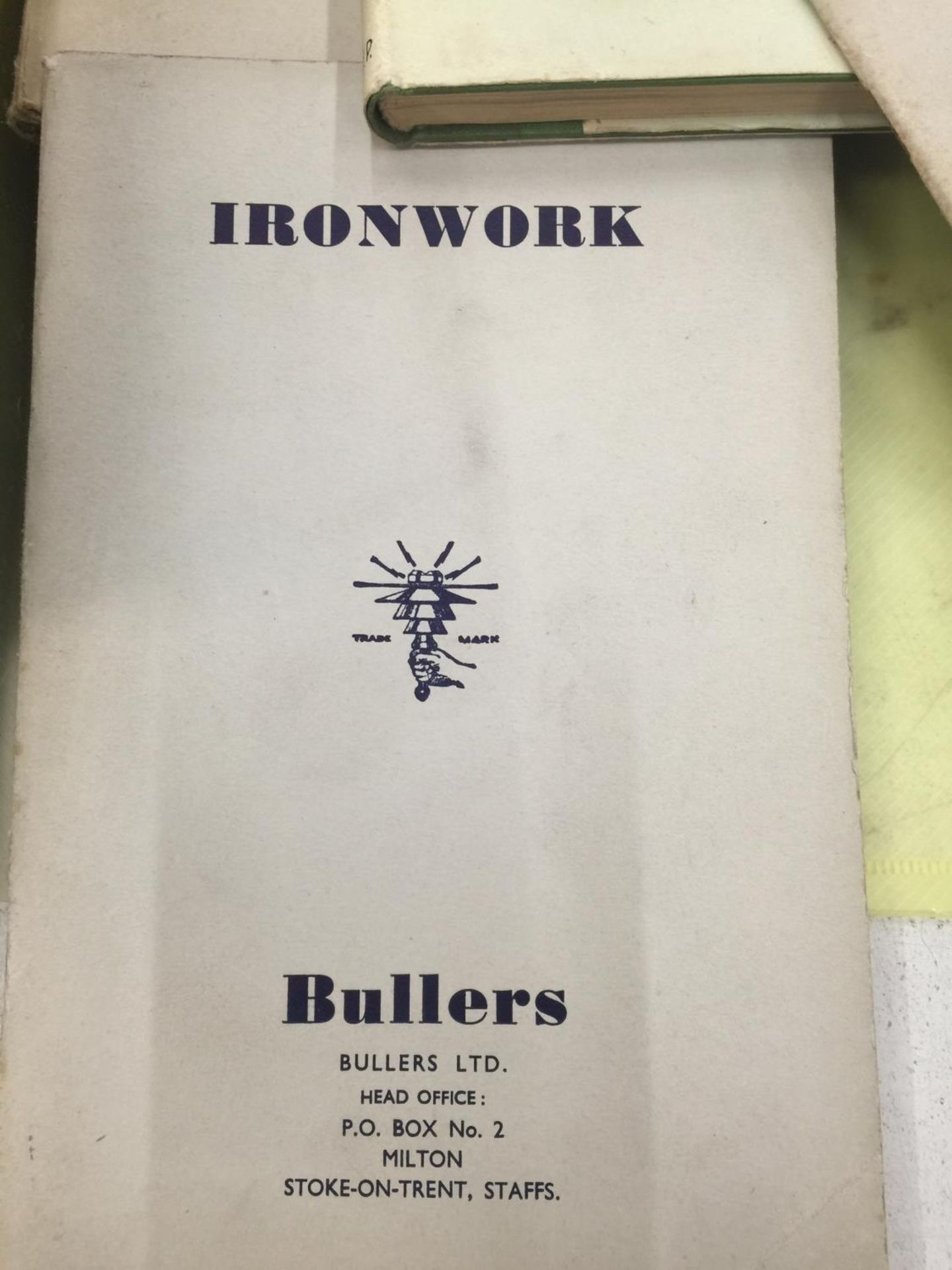 FIVE 1940'S ELECTRICAL BULLERS MANUALS, RADIO BOOKS, 1968 INCH VALVE BOOK, ETC - Image 9 of 9