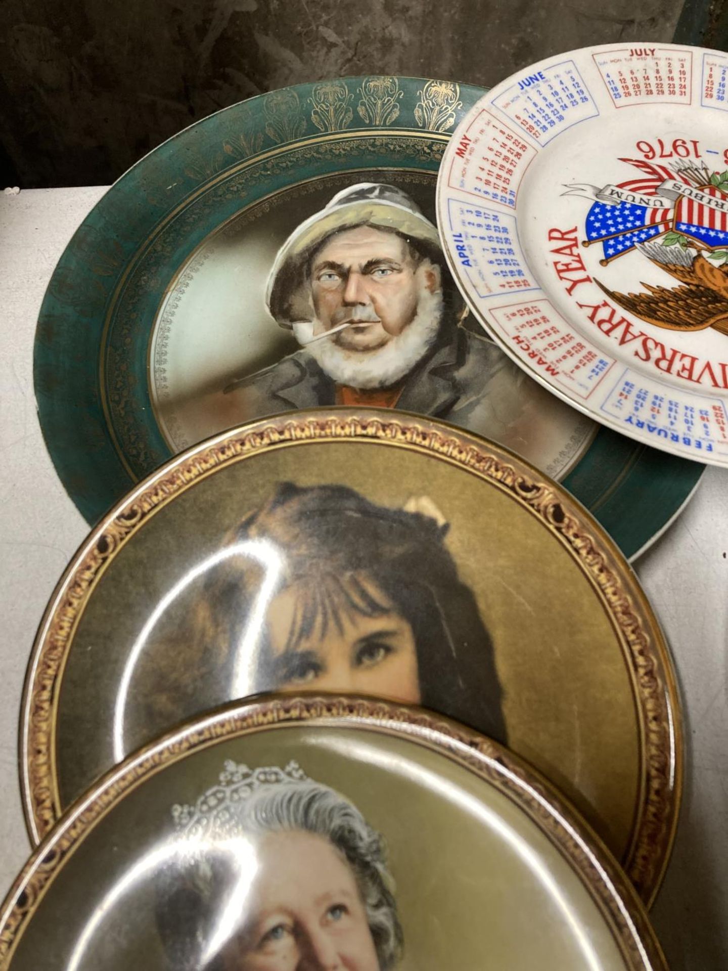 A QUANTITY OF COLLECTABLE PLATES TO INCLUDE THE QUEEN MOTHER SERIES, HORATIO NELSON, ETC - Image 4 of 5