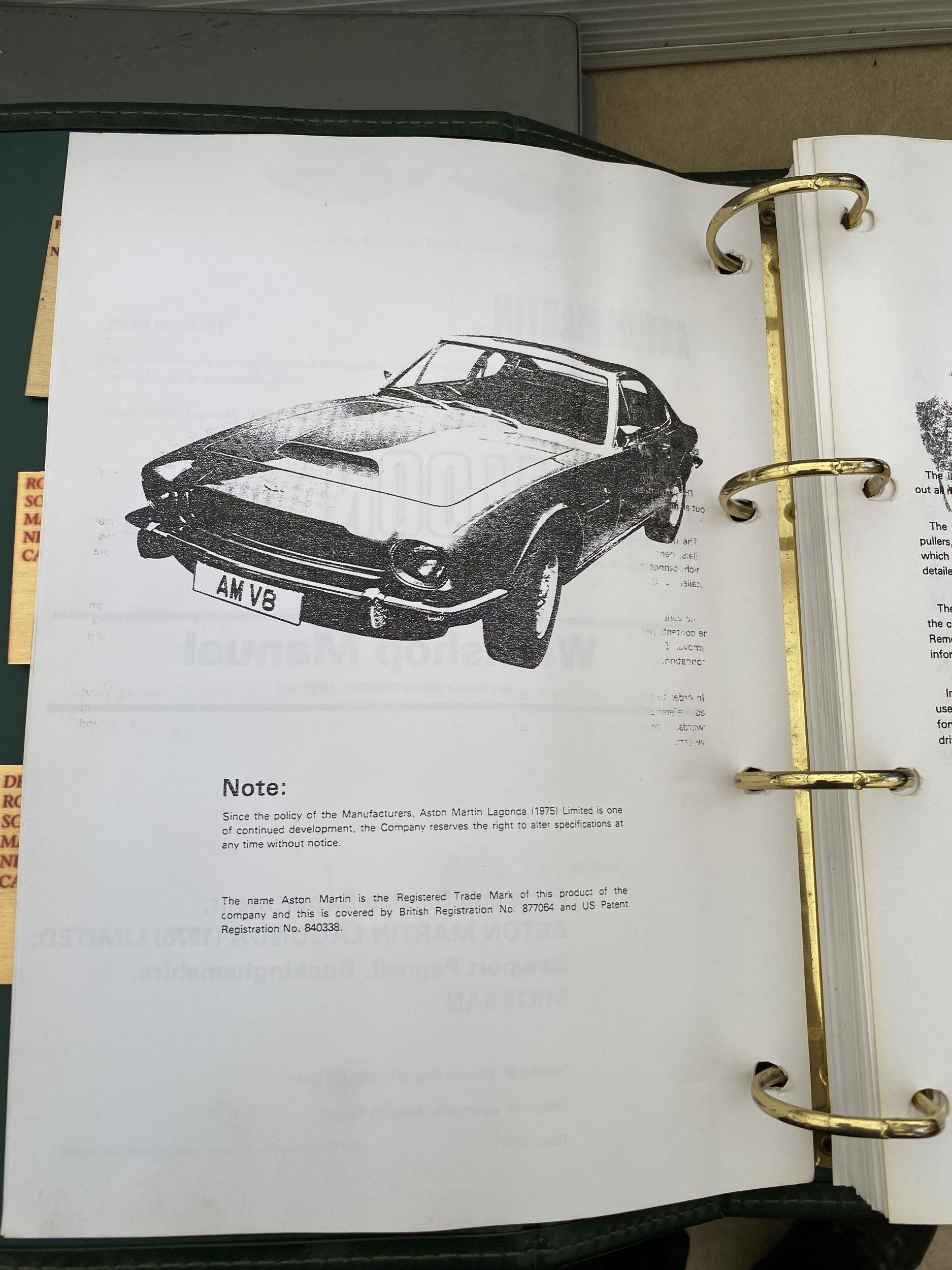 AN ASSORTMENT OF CAR ITEMS TO INCLUDE ASTON MARTIN MANUALS, BENTLEY BOOKS, A SAMSONITE BRIEFCASE AND - Image 7 of 18