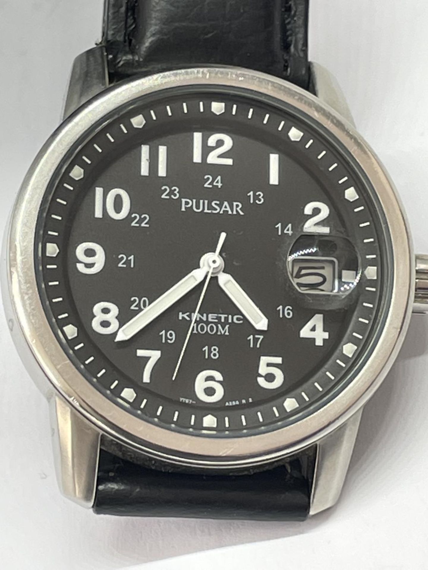 A PULSAR KINETIC WRIST WATCH SEEN WORKING BUT NO WARRANTY - Image 2 of 4