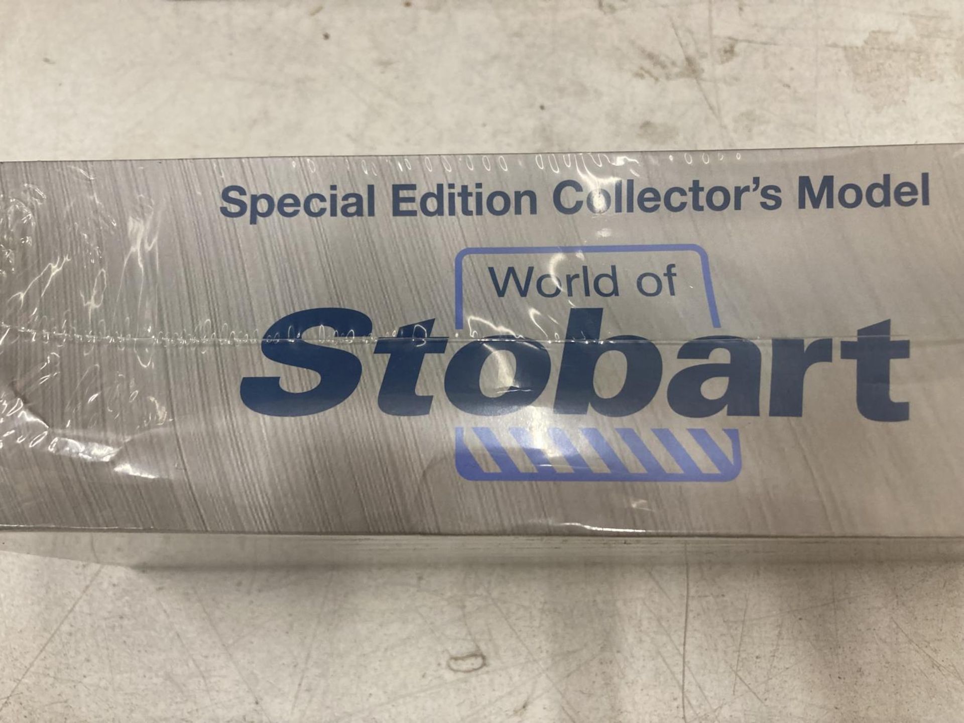 AN UNOPENED AND BOXED ATLAS EDITIONS WORLD OF STBART KOMATSU PC340 HYDRAULIC EXCAVATOR WITH - Image 3 of 3