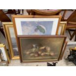 AN ASSORTMENT OF FRAMED PRINTS AND PICTURES