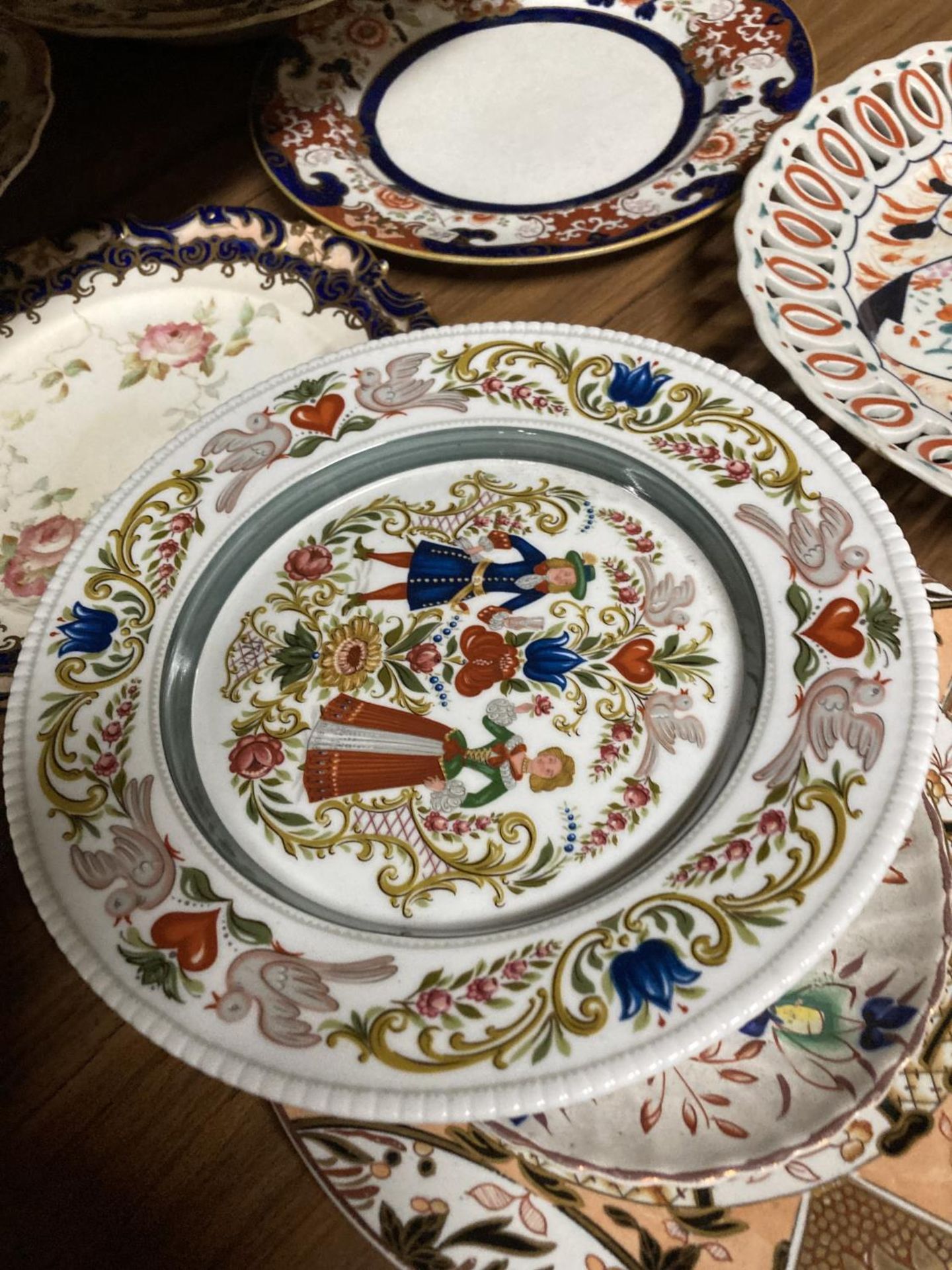 A QUANTITY OF VINTAGE PLATES TO INCLUDE JAMES KENT OLD FOLEY 'EASTERN GLORY', ADDERSLEY CHINA, ETC - Image 4 of 5
