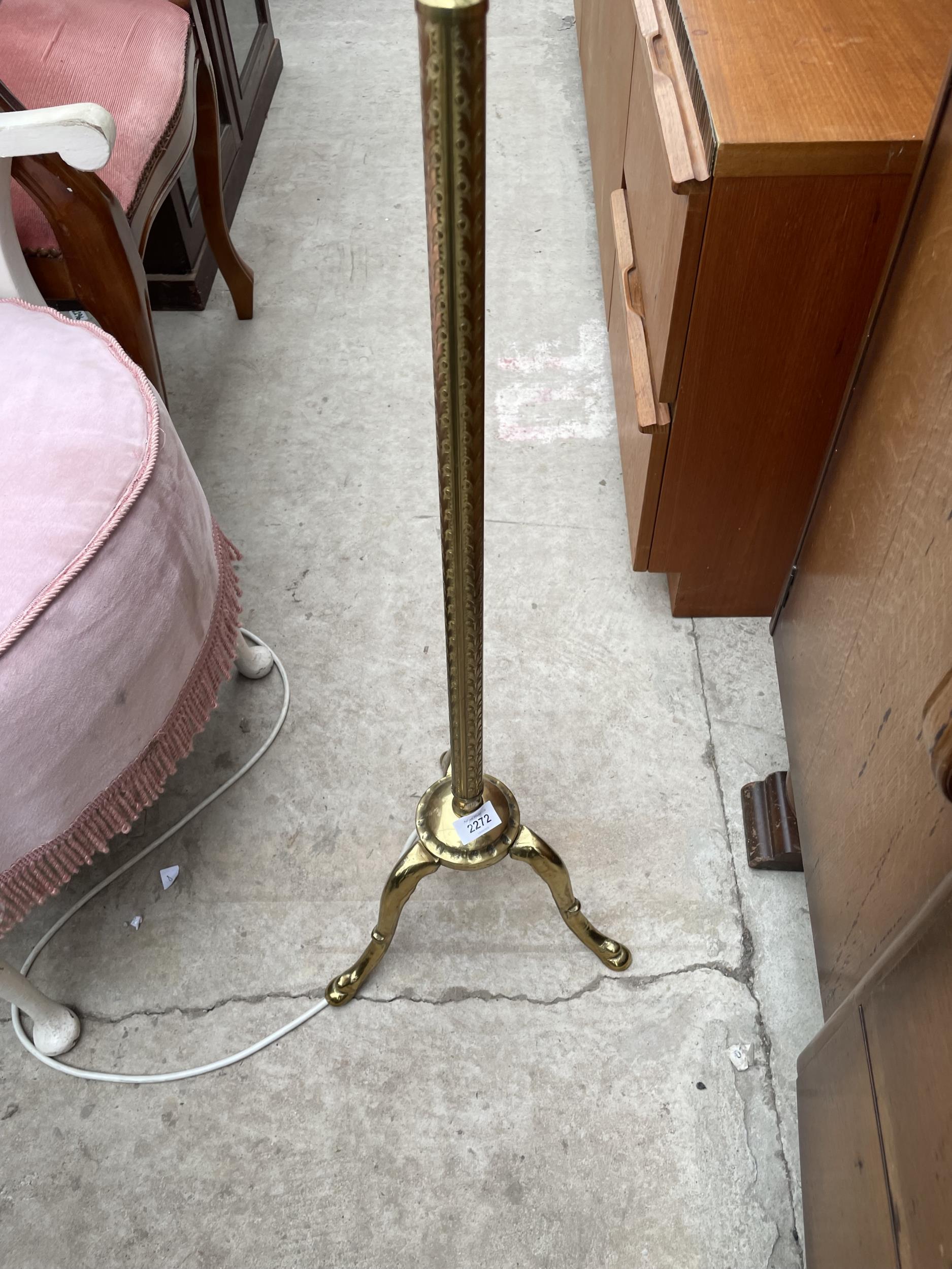 A MODERN BRASS STANDARD LAMP ON TRIPOD BASE - Image 2 of 3