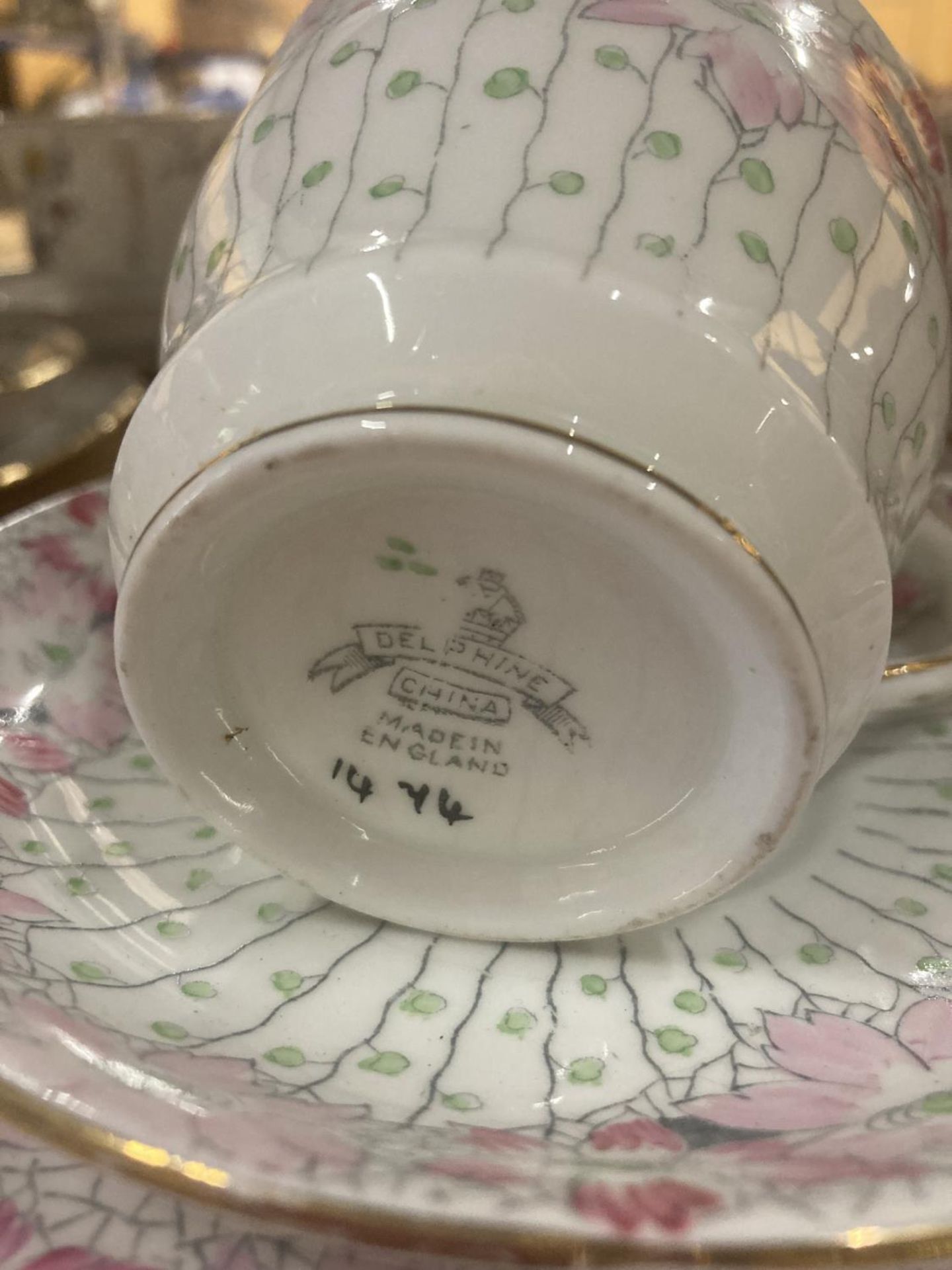 A DELPHINE CHINA TEA AND COFFEE SET IN A PALE PINK FLORAL PATTERN TO INCLUDE A TEA POT, COFFEE - Image 6 of 6