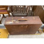 A VINTAGE TRAVEL CASE