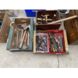 A LARGE ASSORTMENT OF VINTAGE HAND TOOLS TO INCLUDE A PLANE, RASPS, BRACE DRILLS AND PLIERS ETC