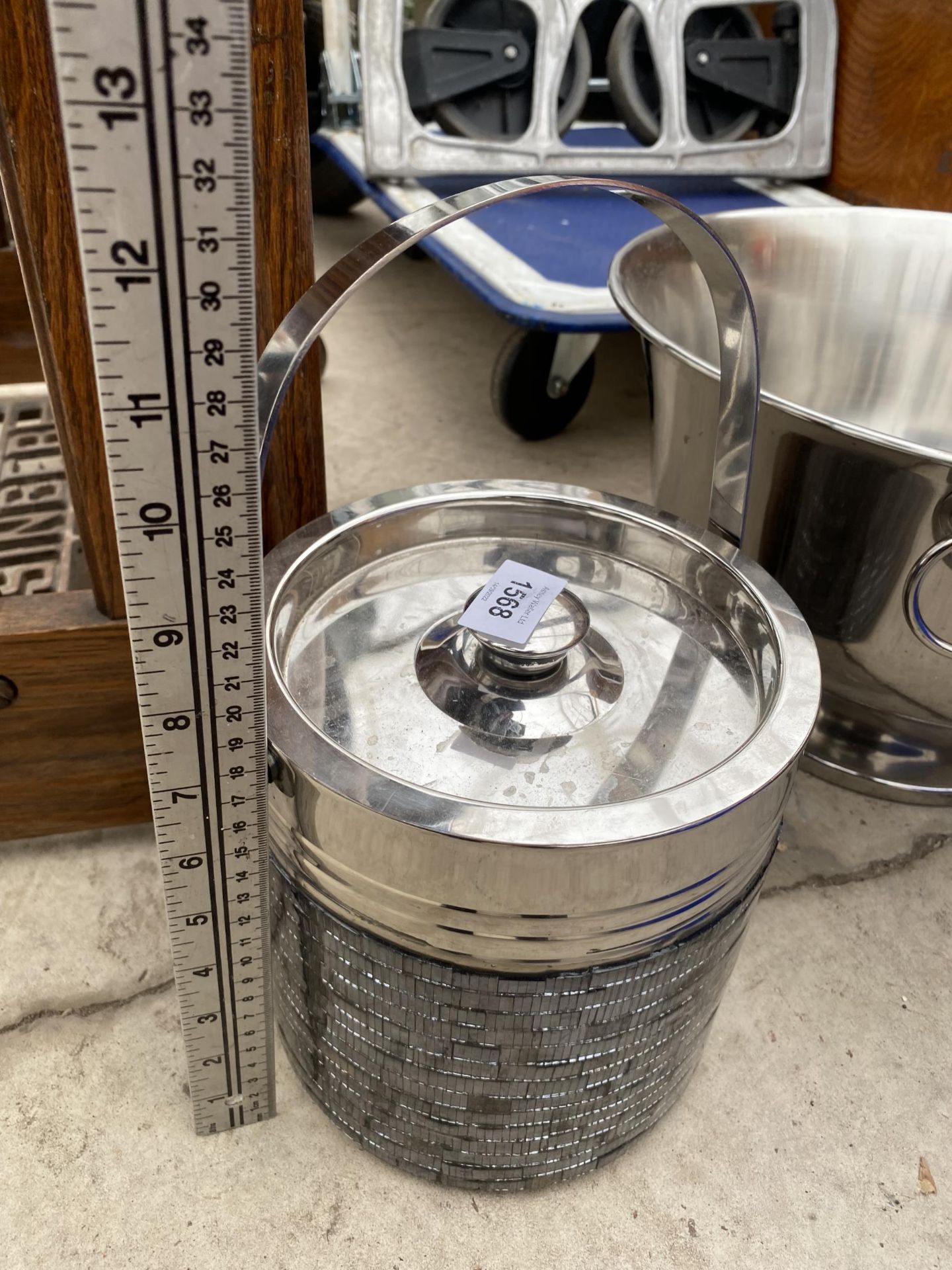 A LARGE ALUMINIUM BOWL AND A METAL ICE BUCKET - Image 2 of 5