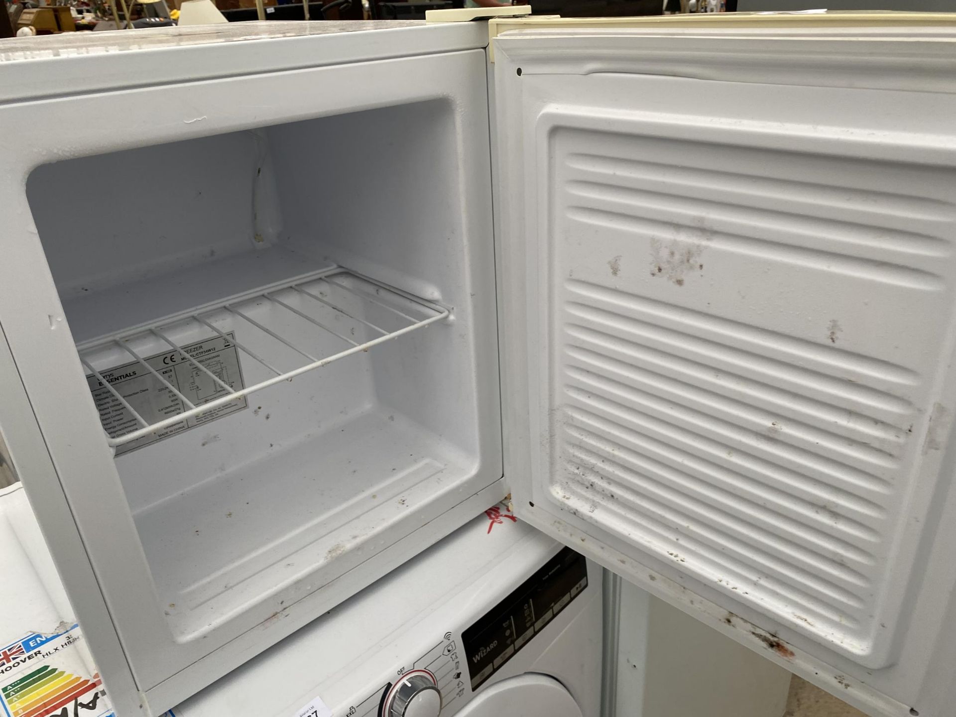 A WHITE CURRYS ESSENTIAL COUNTER TOP FREEZER - Image 2 of 2