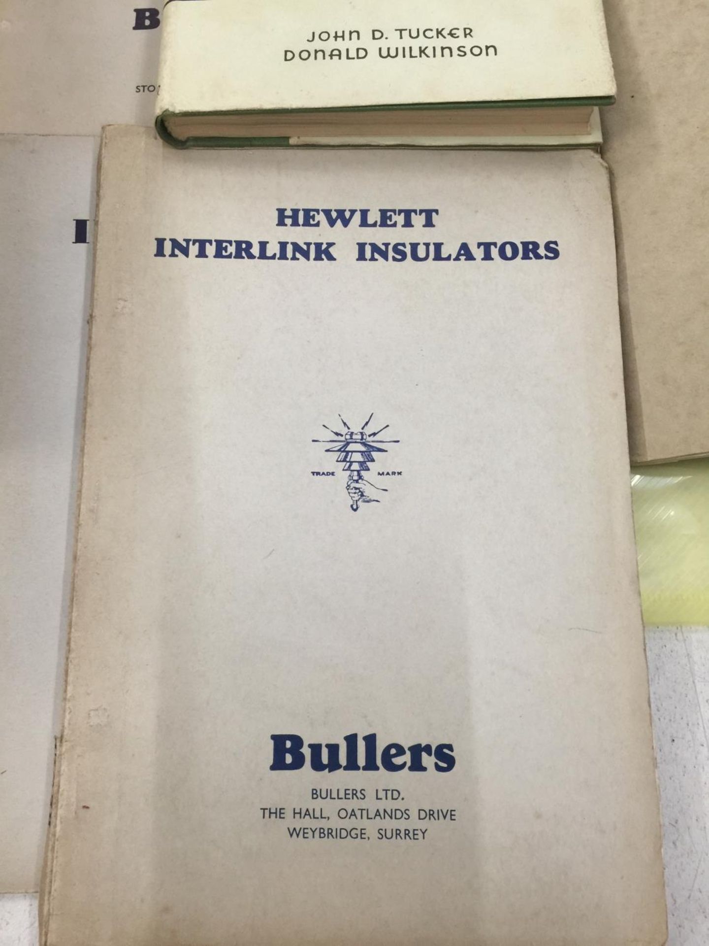 FIVE 1940'S ELECTRICAL BULLERS MANUALS, RADIO BOOKS, 1968 INCH VALVE BOOK, ETC - Image 7 of 9