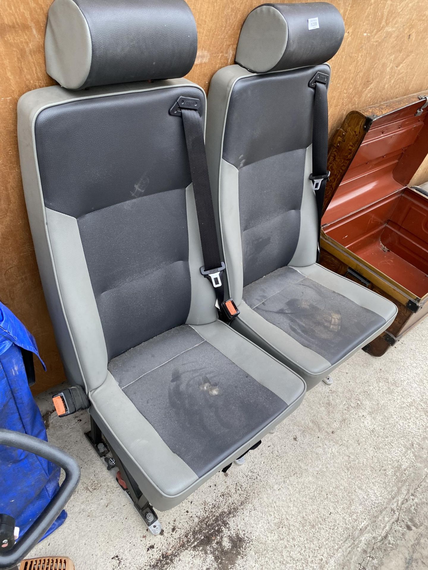 A PAIR OF VAN BACK SEATS - Image 2 of 3