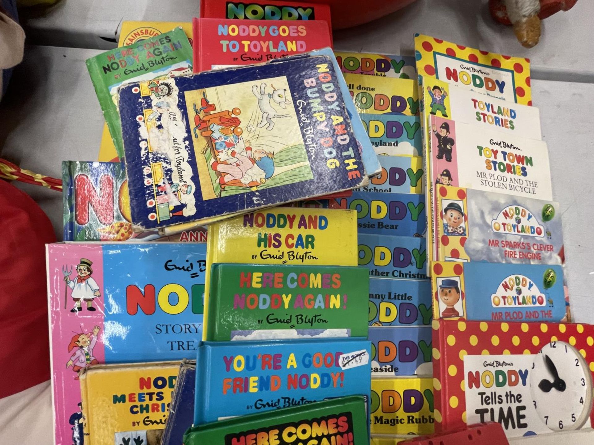VARIOUS NODDY BOOKS TO INCLUDE STORIES AND ANNUALS - Image 4 of 4