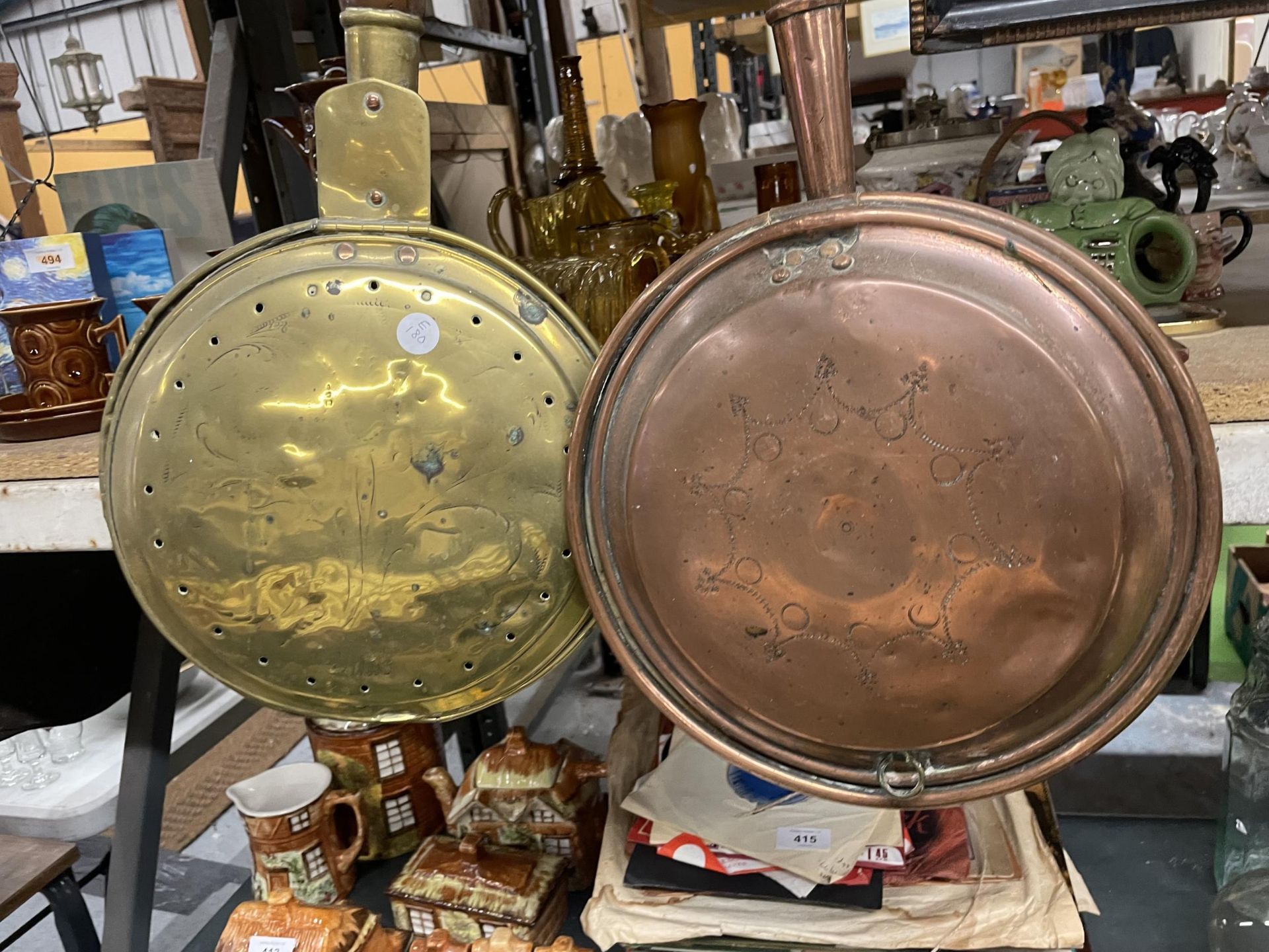 TWO BED WARMING PANS - ONE BRASS, ONE COPPER - WITH MAHOGANY HANDLES - Image 2 of 2