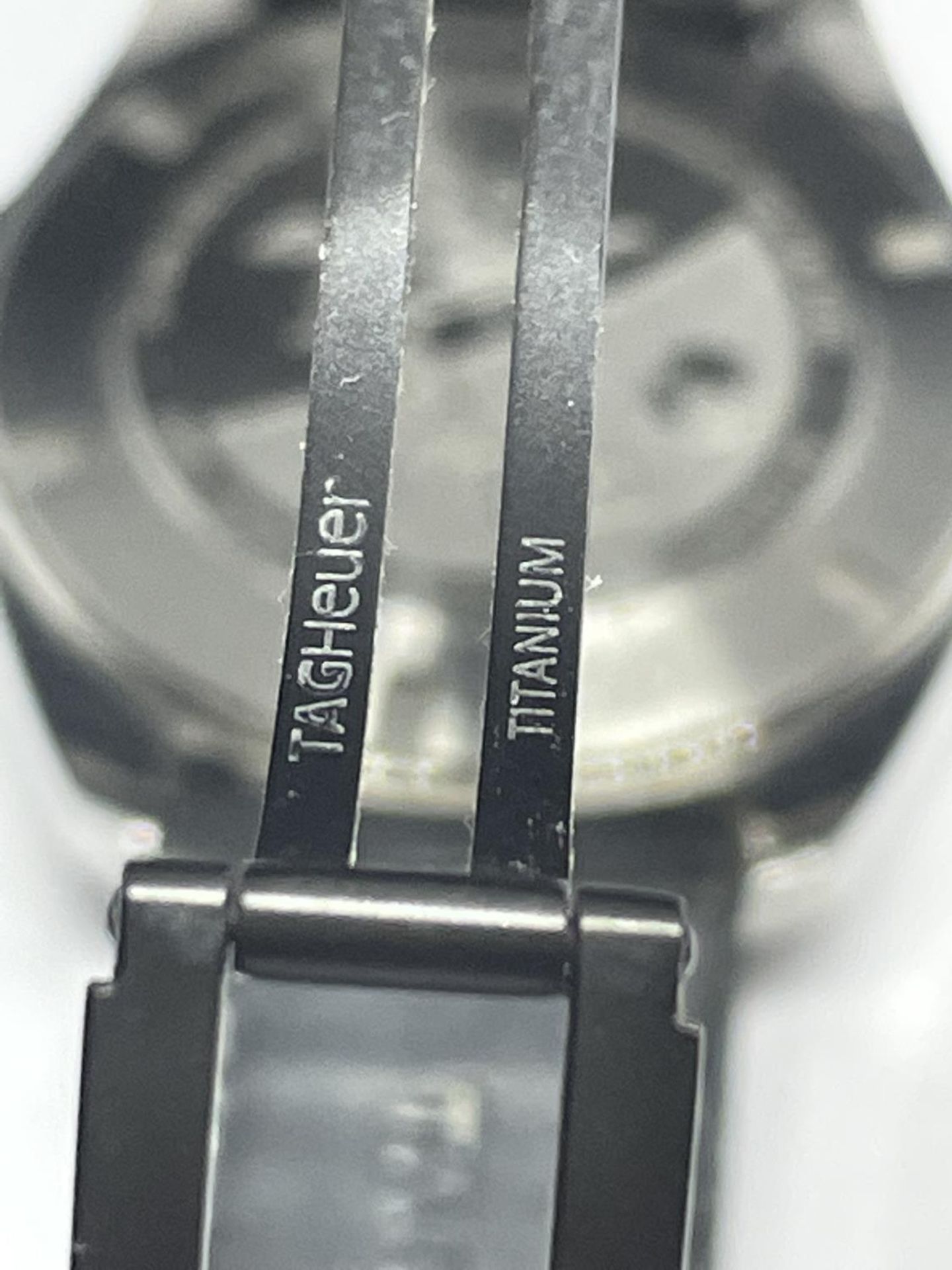 A TAG HEUER AQUARACER CALIBRE 5 AUTOMATIC WRIST WATCH SEEN WORKING BUT NO WARRANTY - Image 8 of 8