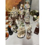 A COLLECTION OF FIGURINES TO INCLUDE CONTINENTAL STYLE, STAFFORDSHIRE, ETC