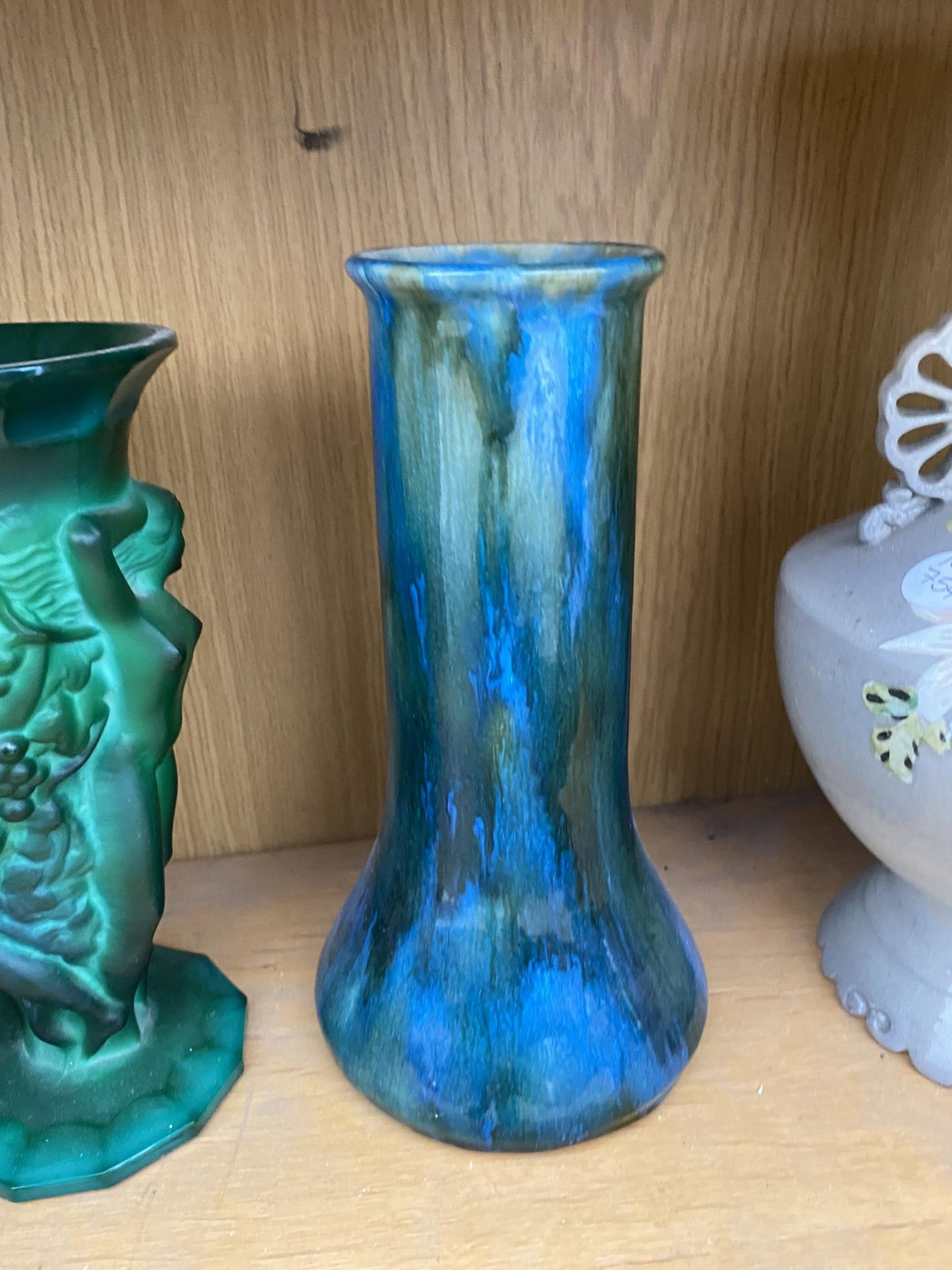 THREE COLOURED GLASS VASES AND A FURTHER CERAMIC VASE - Image 4 of 4