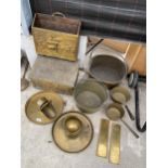 A LARGE QUANTITY OF ASSORTED BRASS TO INCLUDE TWO JAM PANS, PUSH PLATES AND TRAYS ETC