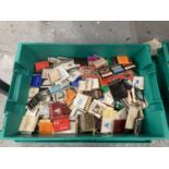 A LARGE QUANTITY OF COLLECTABLE MATCH BOOKS - APPROX 456