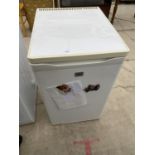 A WHITE ZANUSSI UNDERCOUNTER FRIDGE