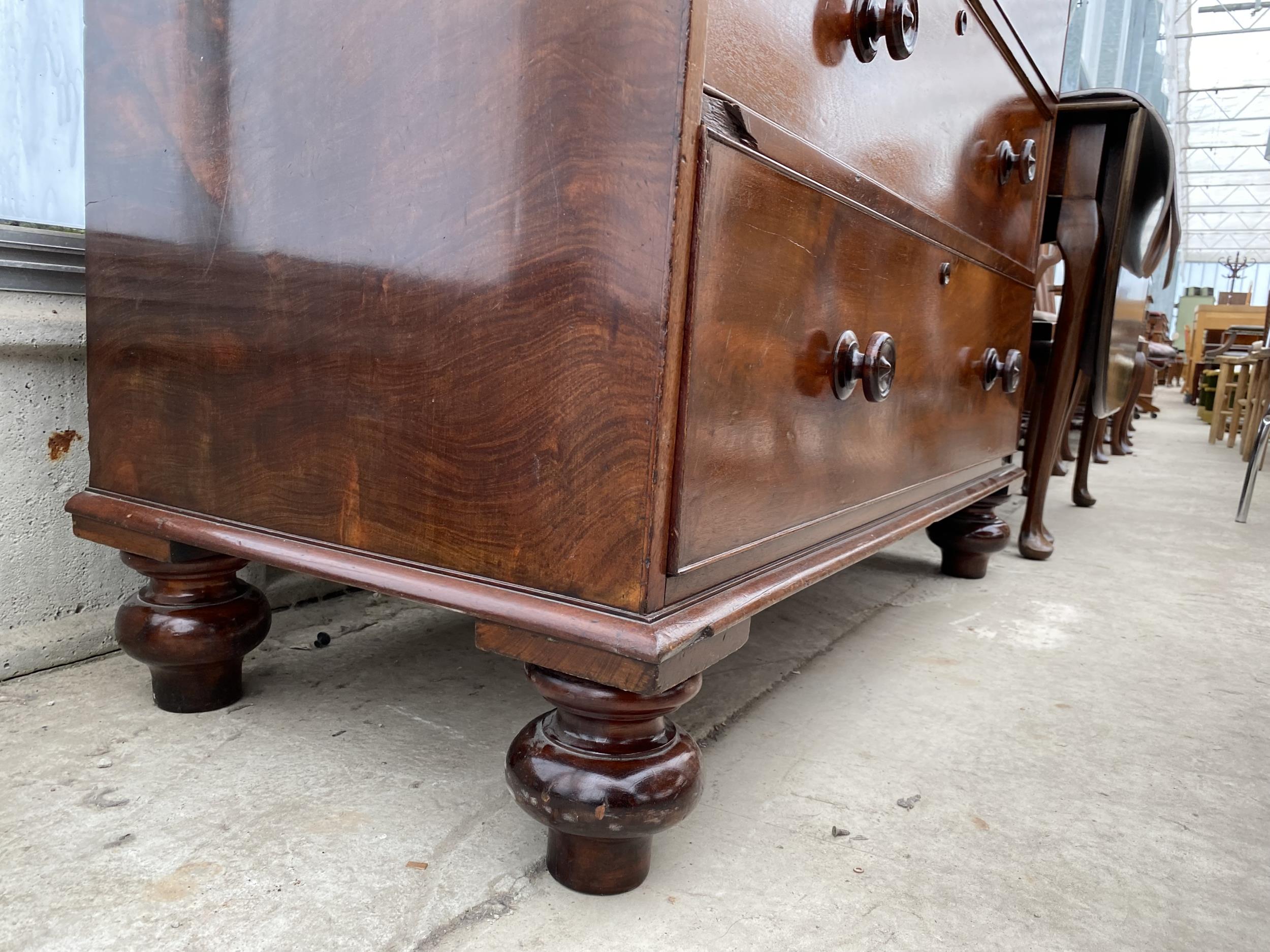 A 19TH CENTURY MAHOGANY CHEST OF TWO SHORT AND THREE LONG GRADUATED DRAWERS WITH PIE CRUST EDGE ON - Image 3 of 6