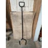 BLACKSMITHS MADE WROUGHT IRON FORK APPROX 120CM HIGH