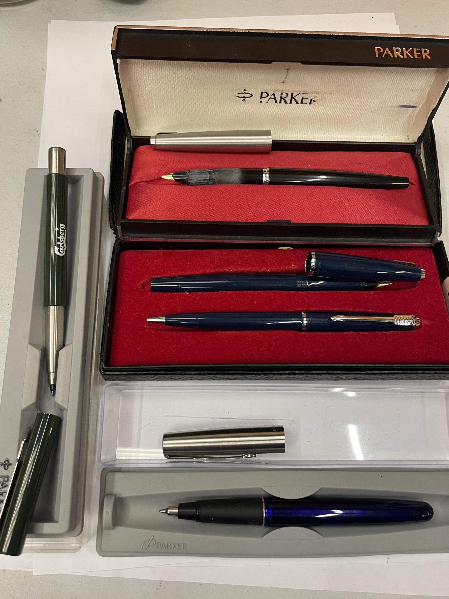 FIVE BOXED PARKER PENS TO INCLUDE FOUNTAIN, BALLPOINT, ROLLER BALL ETC - Image 5 of 5