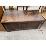 AN EARLY 20TH CENTURY OAK BLANKET CHEST, 42" WIDE