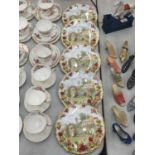 FIVE ROYAL ALBERT 'OLD COUNTRY ROSES' CABINET/WALL PLATES