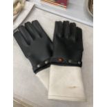 A PAIR OF VINTAGE POLICE OFFICERS GLOVES