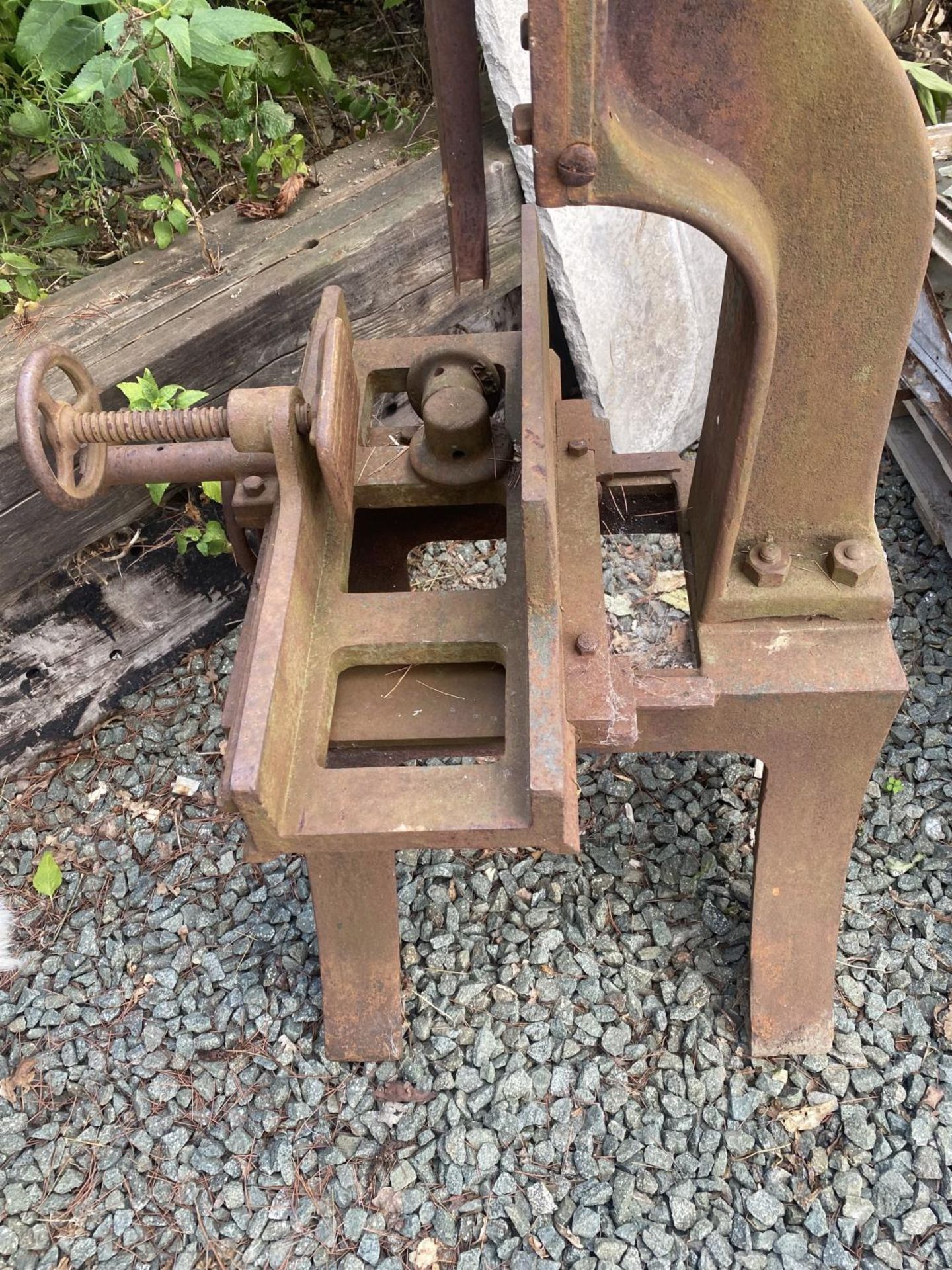 CAST IRON MORTICE MACHINE APPROX 150CM HIGH - Image 3 of 4
