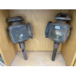 A PAIR OF VINTAGE PARAFIN COACH LAMPS