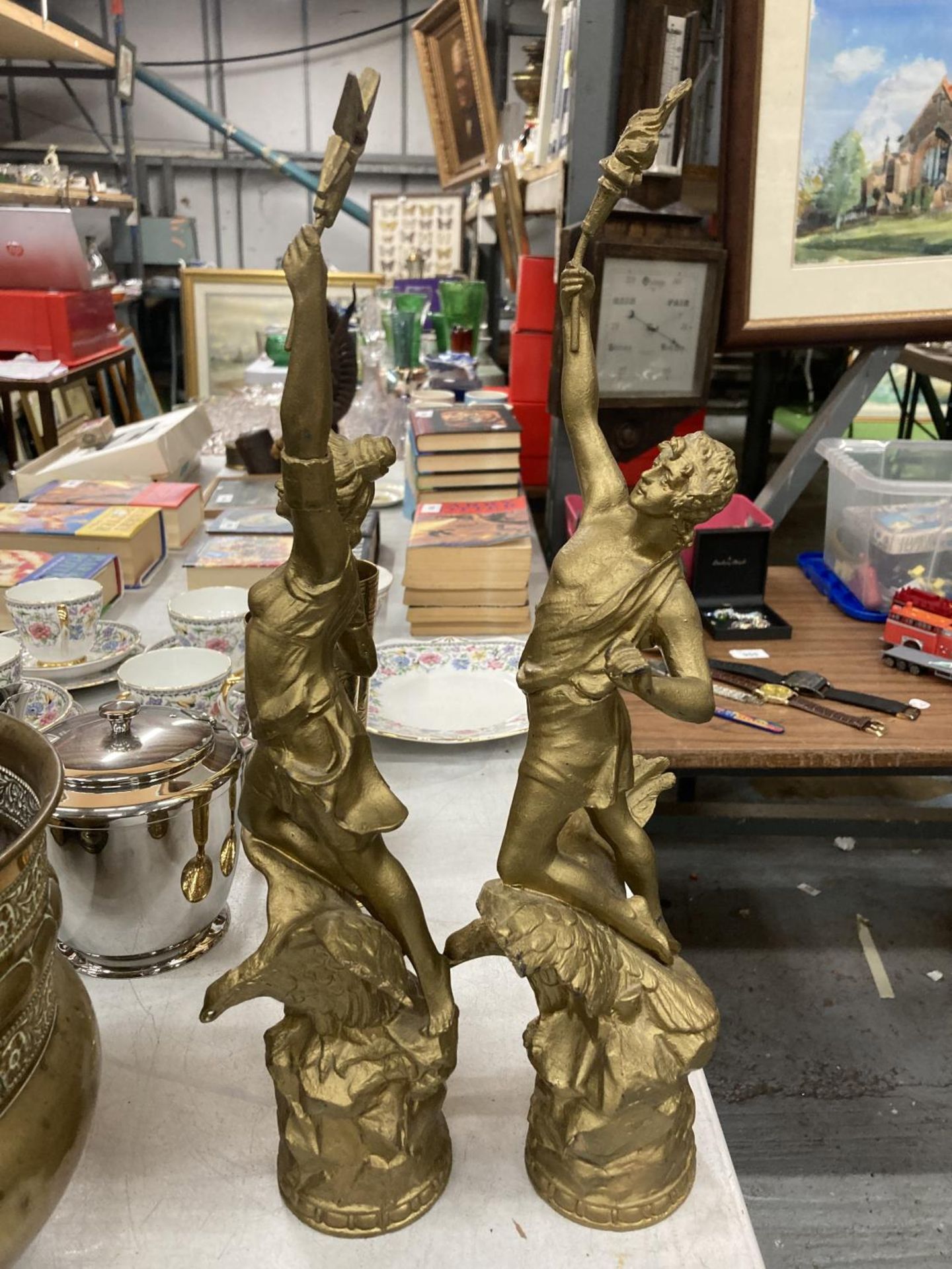 TWO YELLOW METAL STATUES OF CLASSICAL FIGURES - Bild 2 aus 3