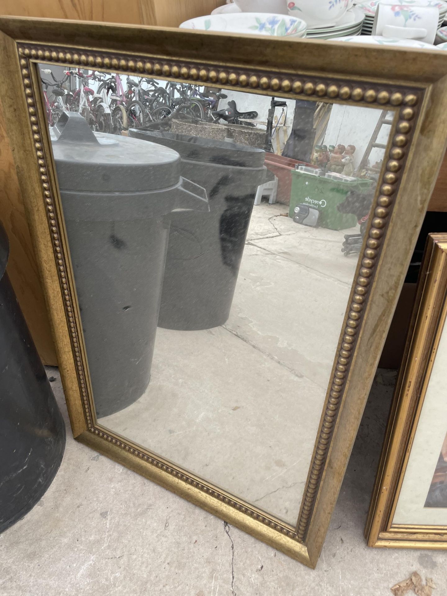 A FRAMED RENOIR PRINT AND A GILT FRAMED MIRROR - Image 3 of 3