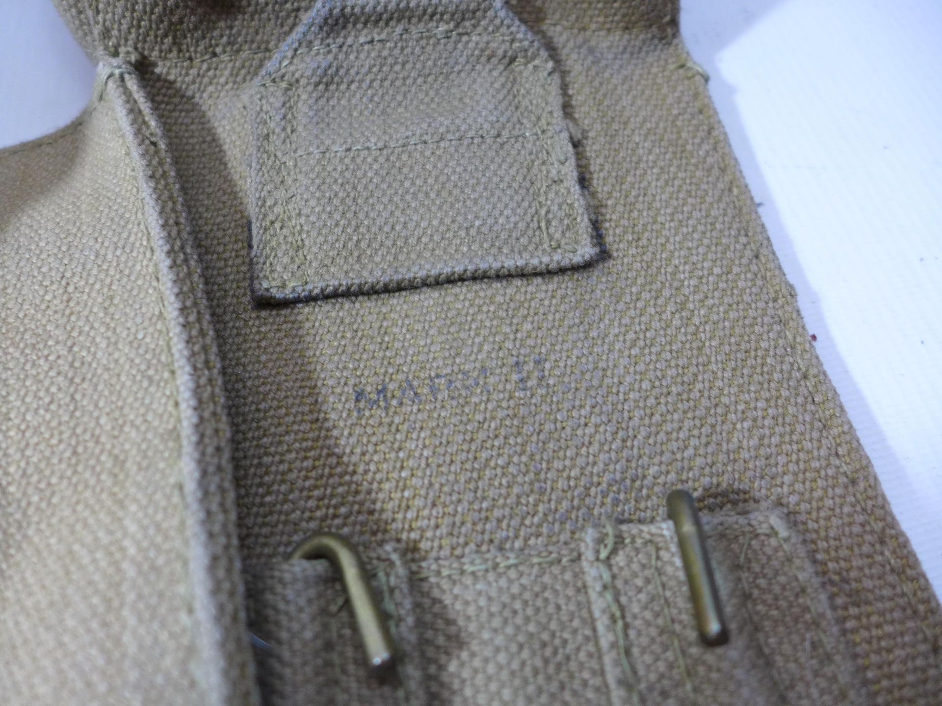 A 1940 DATED CANVAS AMMUNITION POUCH, CANVAS BAG AND A CANVAS SATCHEL (3) - Image 4 of 5