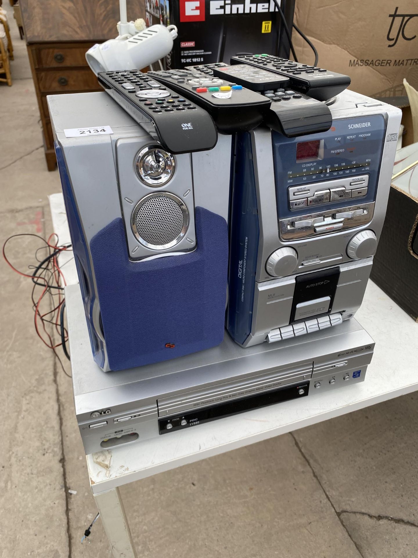 AN OLIVETTI TYPEWRITER, AN LG VHS PLAYER AND A SCHNEIDER STEREO SYSTEM - Image 2 of 5