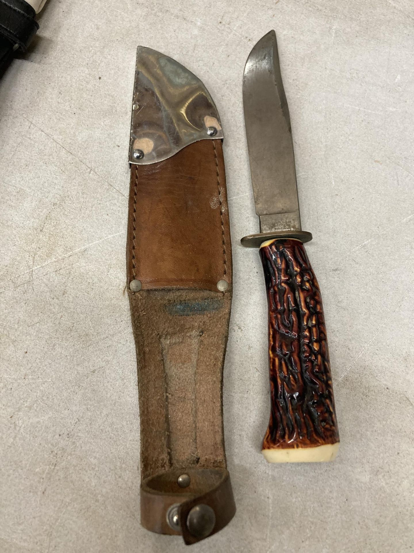 A WILLIAM RODGERS 1950'S SCOUT KNIFE - Image 2 of 3
